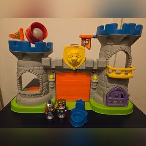 Fisher-Price Little People Mighty Kings Castle With Knight & King